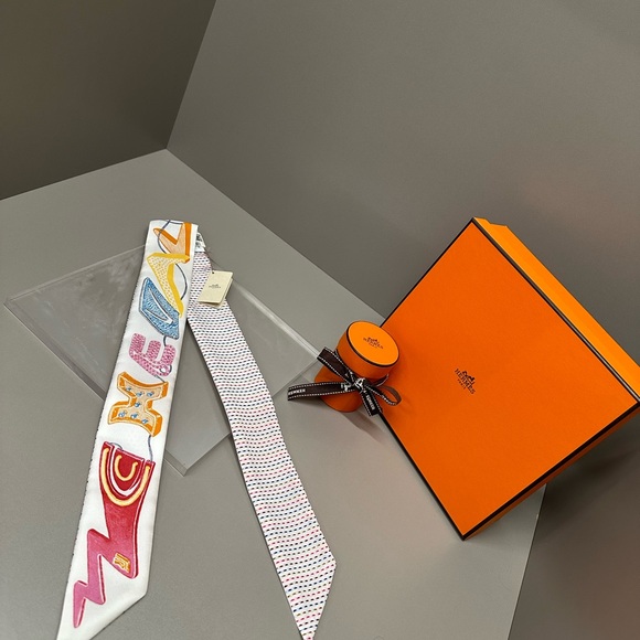 HERMES • Chevaloscope Pointille Twilly 100 % silk NIB with tags - Picture 6 of 9